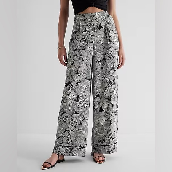 Express Black and White Floral Wide Leg Palazzo Pants - Picture 3 of 6